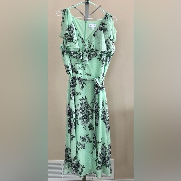 ELLE WOMEN'S DRESS SIZE L FLORAL GREEN SLEEVELES V NECK LINED HIDDEN BACK ZIPPER - Picture 1 of 11